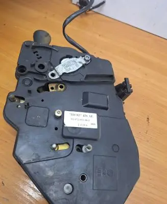 Tailgate/trunk/boot lock/catch/latch