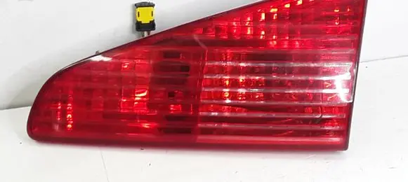 Peugeot 607 Tailgate rear/tail lights