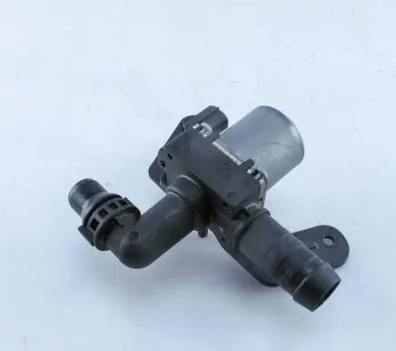 Ford Kuga II Electric auxiliary coolant/water pump