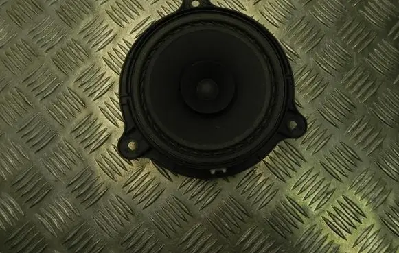 Nissan X-Trail T31 Front door high frequency speaker 28156EU00A R1568