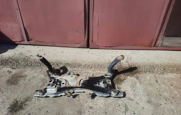 Ford Focus Front subframe 4S35016 104317FS0323 110847
