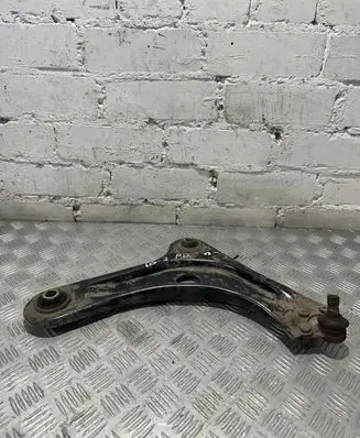 Citroen DS3 Front lower control arm/wishbone