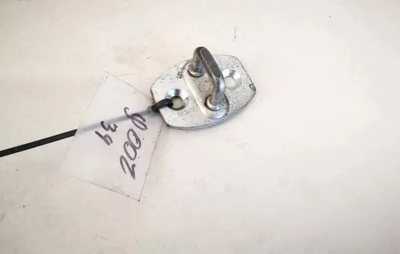 Toyota Avensis T250 Rear door lock loop/hook striker 