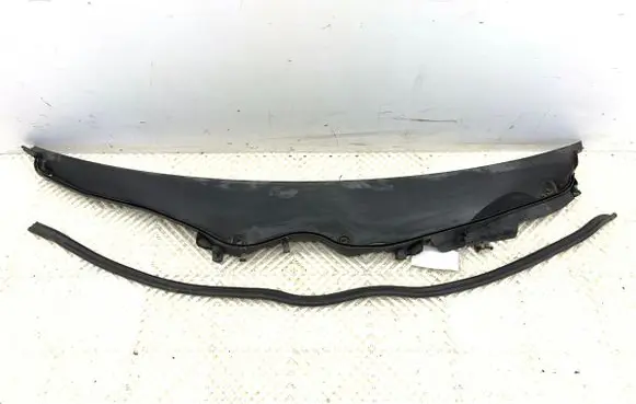 Mercedes-Benz C AMG W203 Wiper trim 2038300813