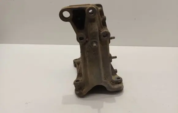 Volkswagen PASSAT B3 Engine mounting bracket 357199354H