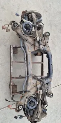 Land Rover Discovery Sport Rear axle beam 