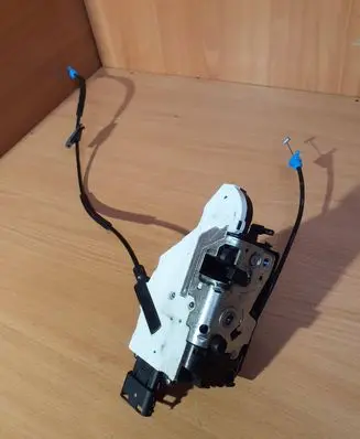 Citroen C4 I Picasso Front door lock