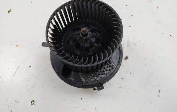 Volkswagen Golf VI Heater fan/blower 995773M F997165A