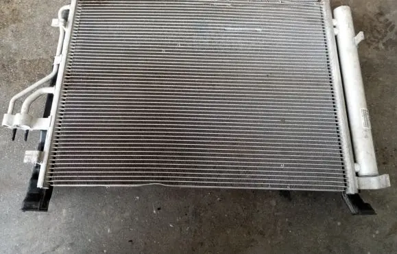 KIA Sportage A/C cooling radiator (condenser) 976062Y000