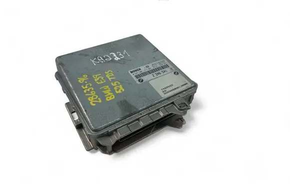 BMW 5 E39 Engine control unit/module ECU 2246541 0281001373