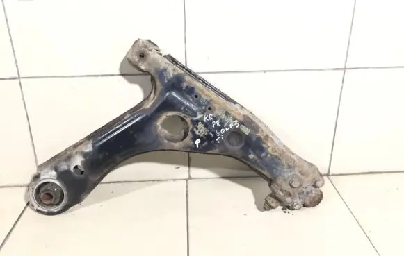 Volkswagen Golf III Front lower control arm/wishbone 1H0407159