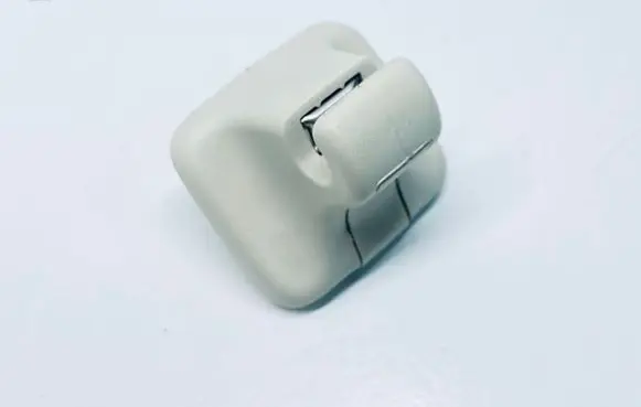 Volkswagen PASSAT B7 Sun visor clip/hook/bracket 1K0857561B