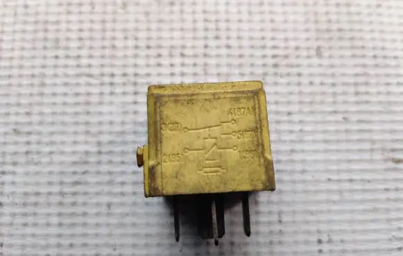 Mercedes-Benz Vito Viano W639 Other relay A0025421419 4RD00779400