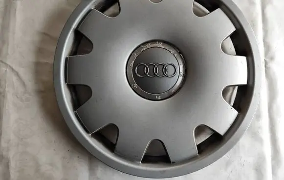 Audi A6 S6 C5 4B R16 wheel hub/cap/trim 4B0601147C