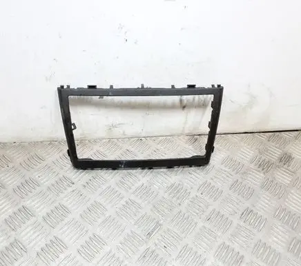 Toyota Avensis T270 Radio/GPS head unit trim 0519005210