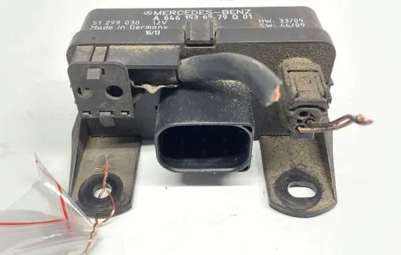 Mercedes-Benz C AMG W203 other engine part A6461536579