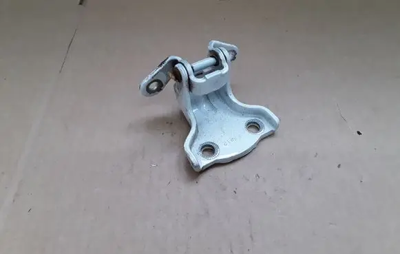 Opel Antara Rear door lower hinge 11M12