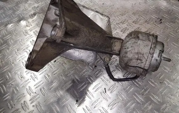 Audi A4 S4 B5 8D Engine mount bracket 8D0199388C 8D0199382E