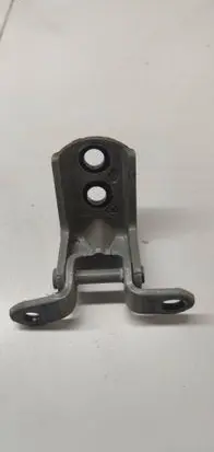 Renault Kadjar Front door lower hinge 