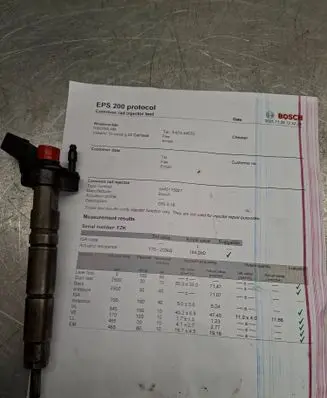 Mercedes-Benz R W251 Fuel injector A6420700587 060117 1449112
