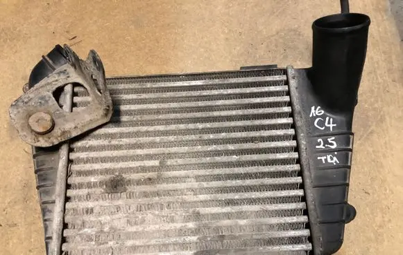 Audi A6 S6 C4 4A Intercooler air channel guide 4A0145805K