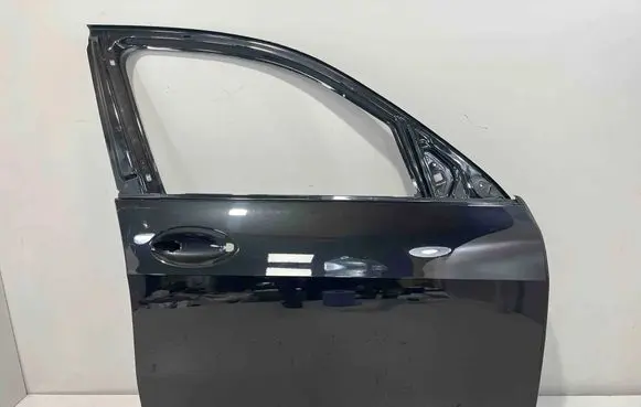 BMW X7 G07 Front door 8738556