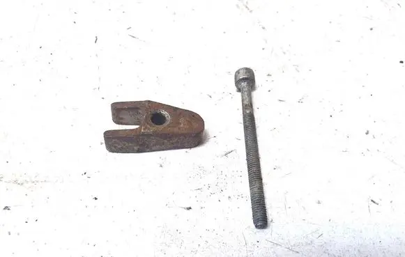 Mercedes-Benz ML W164 Fuel Injector clamp holder 