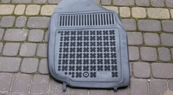 Toyota RAV 4 (XA40) Front floor mat 201425