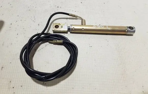 Mercedes-Benz SL R230 Shock absorber/damper mounting bracket SILOWNIK21230