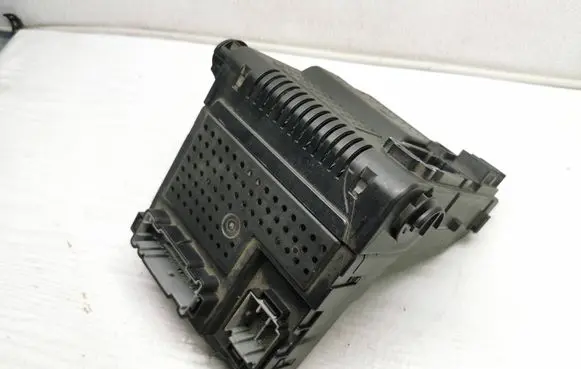 Volvo V70 Comfort/convenience module 30728542 05W371 12243779