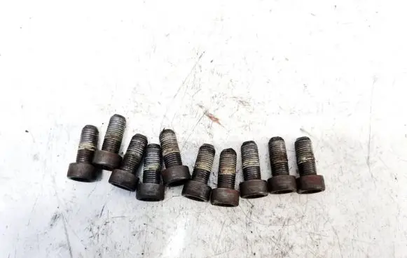 Volvo V70 Nuts/bolts 