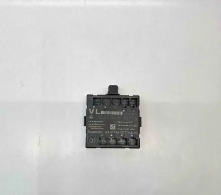 Mercedes-Benz CLA C117 X117 W117 Central body control module A1669005505