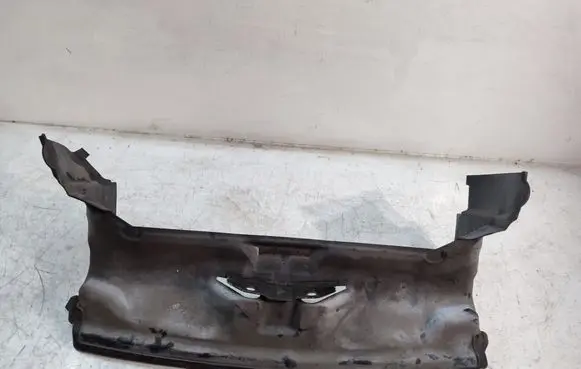 Jaguar XJ X351 Intercooler air guide/duct channel AW938102AE