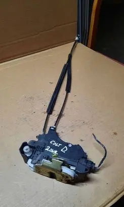 Mitsubishi Colt Front door lock 06306A