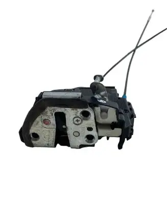 Toyota Auris E180 Front door lock A084219