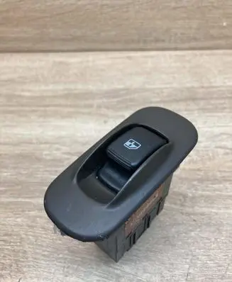Mitsubishi Galant Electric window control switch MB966951 C8DD101MA2