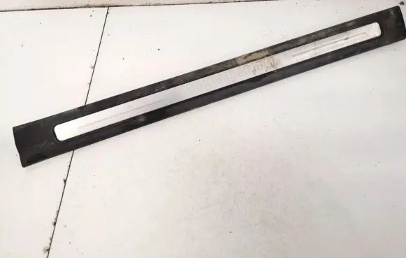 Front sill trim cover