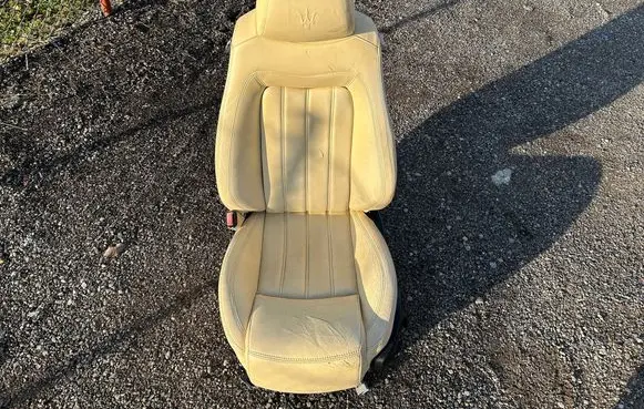 Maserati GranTurismo Front driver seat 812903