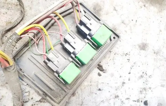 Citroen Xsara Picasso Fuse box set 12v35a03531