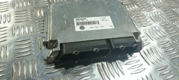 Volkswagen PASSAT B5 Engine control unit/module
