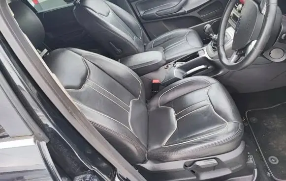 Seat set
