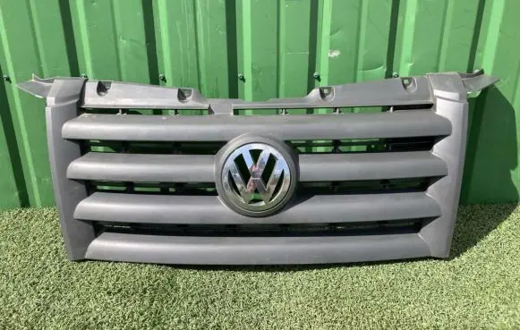 Volkswagen Crafter Front grill 2E0853653 9068800085