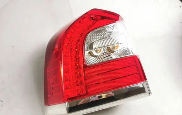 Volvo V70 Rear/tail lights 2VA01152703 270221