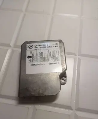 Seat Toledo II (1M) Airbag control unit/module 1C0909605A 5WK43122