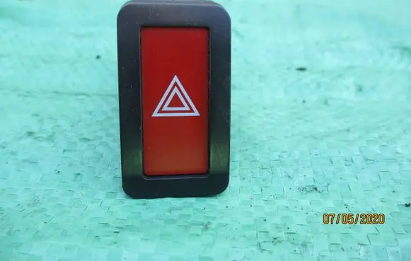 Nissan Almera N16 Hazard light switch