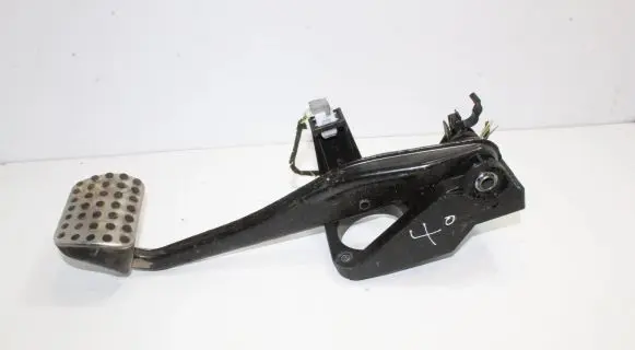 Mercedes-Benz B W246 W242 Brake pedal A2462900119