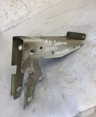 Porsche Panamera (970) Fender mounting bracket 97050435504