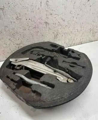 Audi A4 S4 B7 8E 8H Tool set 1K0012115F 8L0011031A 1T0805615
