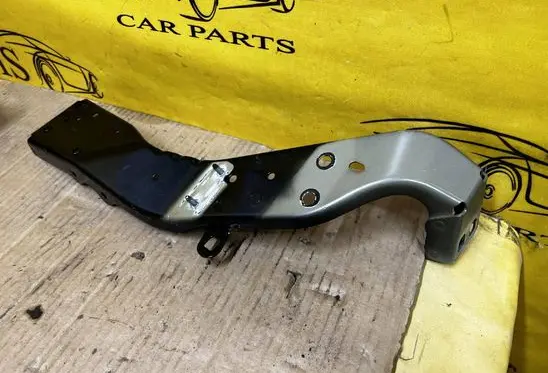 Audi A8 S8 D5 Fender mounting bracket 4N0821132G
