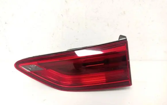 Volkswagen Golf VIII Tailgate rear/tail lights 5H0945094D